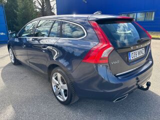Volvo V60 SUMMUM AWD TWIN ENGINE Plug-In Hybrid 2.4 D6 158kW