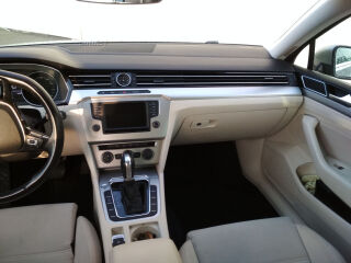Volkswagen Passat Comfortline Busines 2.0 TDI 110kW