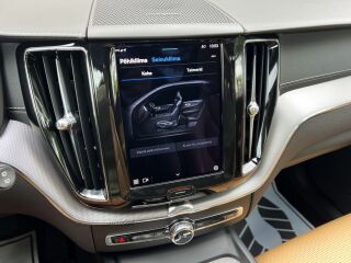 Volvo XC60 AWD Luxury Inscription FaceLift MY22 2.0 T6 Recharge Twin Engine Plug-in-Hybrid 251кВ