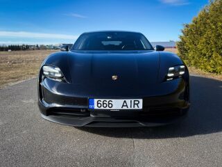Porsche Taycan 4s 420kW battery plus 420кВ