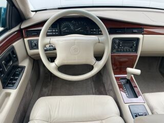 Cadillac Seville STS 4.6 Northstar V8 220kW