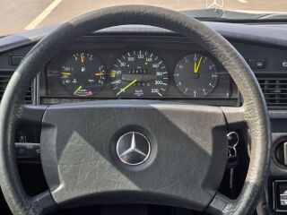 Mercedes-Benz 190 2.0 75kW