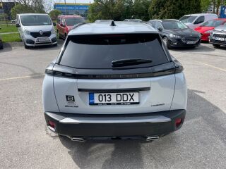 Peugeot 2008 Allure Hybrid 145 e-DCS6 1.2 100kW