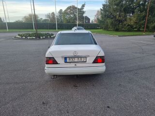 Mercedes-Benz E 250 3.0 R6 83kW