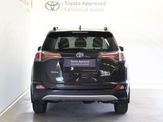 Toyota RAV4 Luxury 114кВ