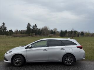 Toyota Auris 1.6 97кВ
