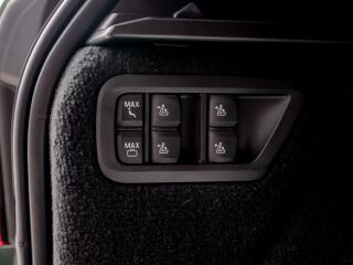 BMW X7 M50 Individual 4.4 V8 390кВ