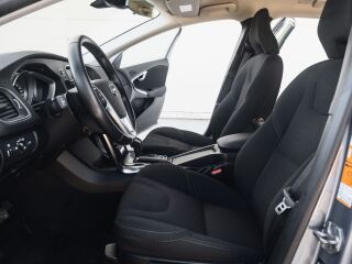 Volvo V40 Momentum Facelift 2.0 R4 D2 88kW