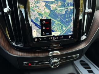 Volvo XC60 AWD Luxury Inscription FaceLift MY23 2.0 T6 Twin-Engine PLUG-IN-HYBRID LONG RANGE 293kW
