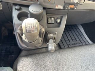 Volvo FL FL 210 BOX + LIFT 158kW