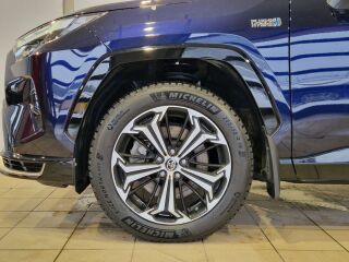 Toyota RAV4 Plug-in Hybrid Premium AWD 2.5 136кВ