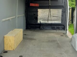 Mercedes-Benz Sprinter 3.0 140кВ