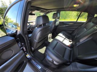 BMW 550 GT M-pakett 4.4 V8 330kW