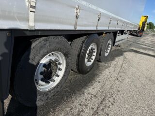 Schmitz Semitrailer Curtainsider Standard