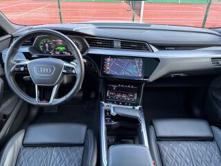 Audi e-tron 55 S-Line 300kW