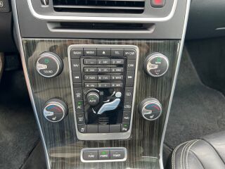 Volvo V60 Polestar SUMMUM AWD 2.4 D6 TWIN ENGINE PLUG IN HYBRID 158kW