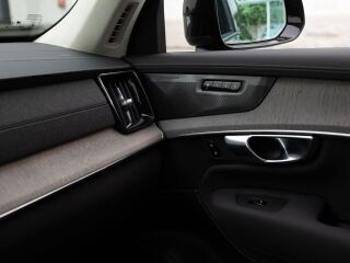 Volvo XC90 T8 AWD Ultra Dark 335кВ