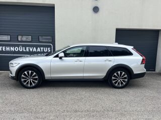 Volvo V90 Cross Country Inscription Facelift AWD MY22 2.0 B5 KERS MILD Kerghübriid 183kW