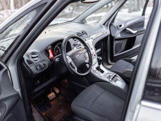 Ford Galaxy Ghia 2.0 103kW