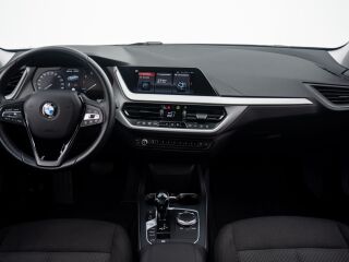 BMW 118 i Advantage 1.5 103кВ