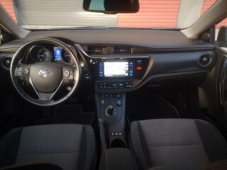 Toyota Auris 1.8 100kW