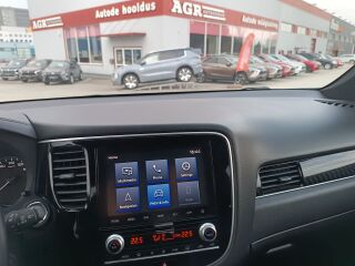 Mitsubishi Outlander Instyle 4WD 2.4 PHEV 165кВ