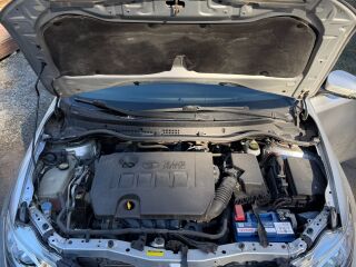 Toyota Auris 1.6 97кВ