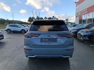 Mitsubishi Outlander Instyle Plus Luxury 4WD 2.4 PHEV 225kW
