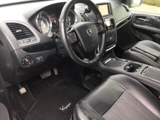 Lancia Voyager LUXURY STOW N GO SWISS GOLD S LINE EDITION 131kW