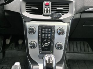 Volvo V40 Ocean race 2.0 140кВ