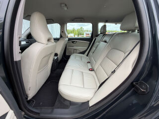 Volvo V70 Facelift Momentum 2.0 R5 D3 120kW