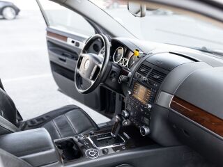 Volkswagen Touareg 4.2 228кВ