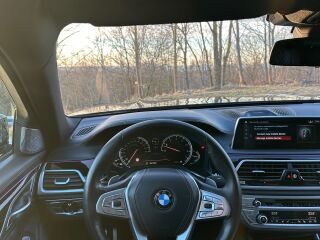 BMW 750 M Sport 4.4 330кВ