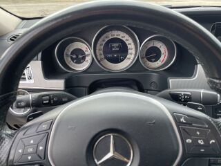 Mercedes-Benz E 350 BLUETEC 4MATIC 3.0 V6 190kW