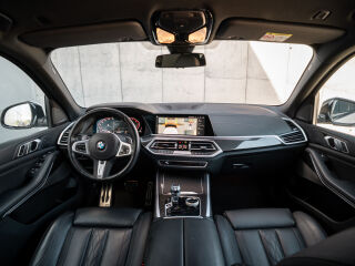 BMW X5 xDrive 30d Mild-Hybrid M Sport 3.0 210кВ