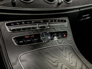 Mercedes-Benz E 300 de AMG 2.0 143kW