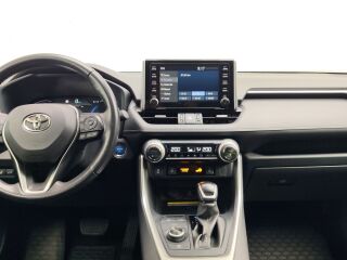 Toyota RAV4 Luxury Plus 131кВ