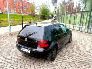 Volkswagen Golf 1.6 77кВ