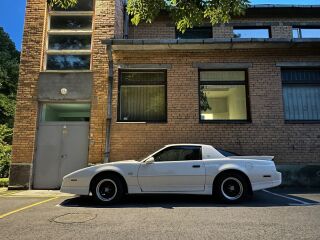 Pontiac Firebird Trans AM GTA 5.7 179kW