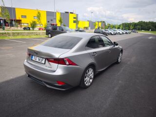 Lexus IS 300h 2.5 133kW