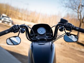 Harley-Davidson IRON 883 V-Twin 38kW