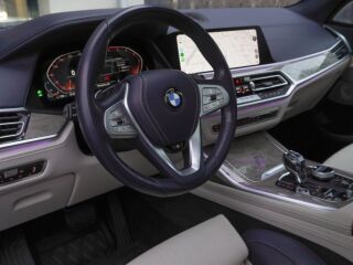 BMW X7 Individual XDrive30D Design Pure Excellence 3.0 195kW