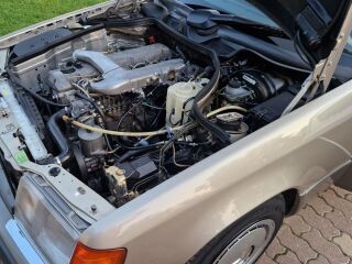 Mercedes-Benz E 300 Turbo 3.0 108kW