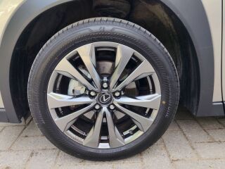 Lexus UX 300h F- Sport Design UX300H 112kW