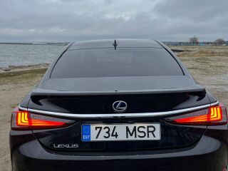 Lexus ES 300h 2.5 131kW