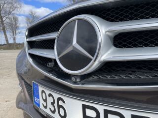 Mercedes-Benz E 350 BLUETEC 4MATIC 3.0 V6 190kW