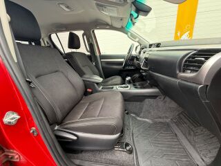 Toyota Hilux Double Cab Legend 2.8 150кВ