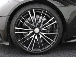 Aston Martin DBS V12 533kW