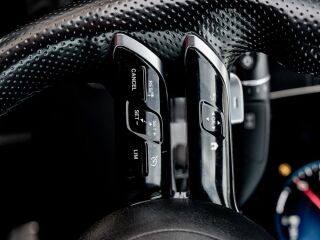 Mercedes-Benz E 220 AMG Line Black Edition 2.0 143kW