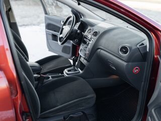 Ford Focus Ghia 2.0 107kW